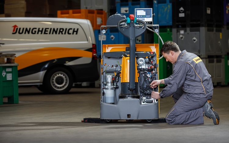 JH bringt den CO2-neutralen Kundendienst in die Intralogistik