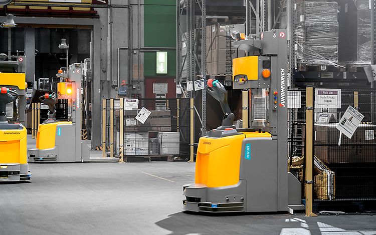 Stage 无人驾驶运输叉车