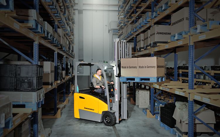 EFG-BB-216k_Operation_--_narrow-asile_CN